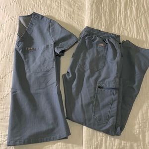 FIGS scrub set Catarina top and Yola pant